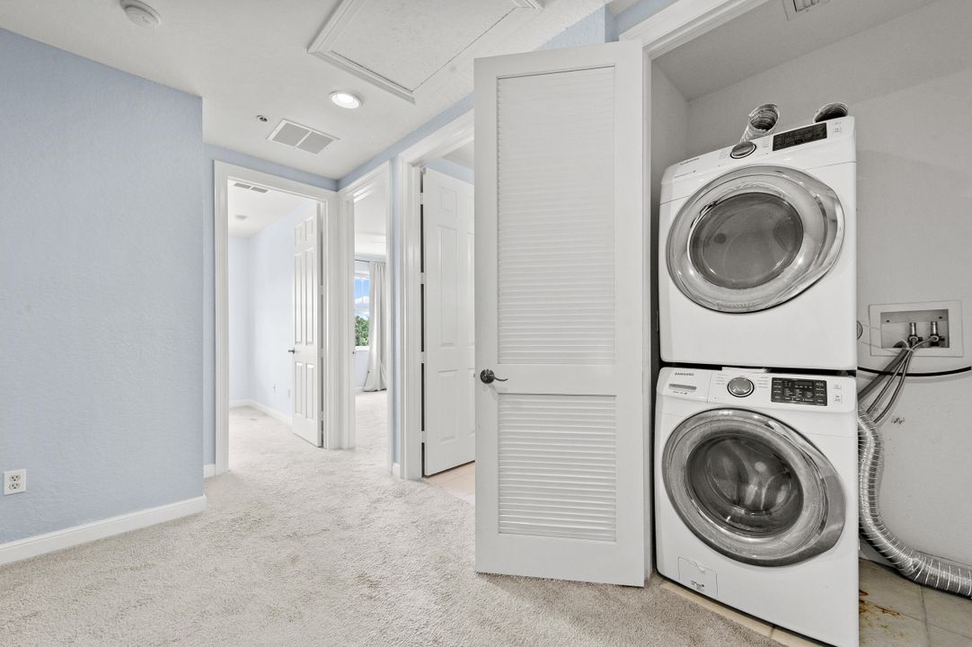 For Sale: $420,000 (4 beds, 3 baths, 2215 Square Feet)