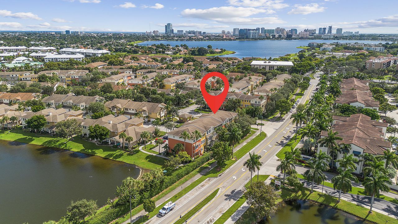 For Sale: $420,000 (4 beds, 3 baths, 2215 Square Feet)