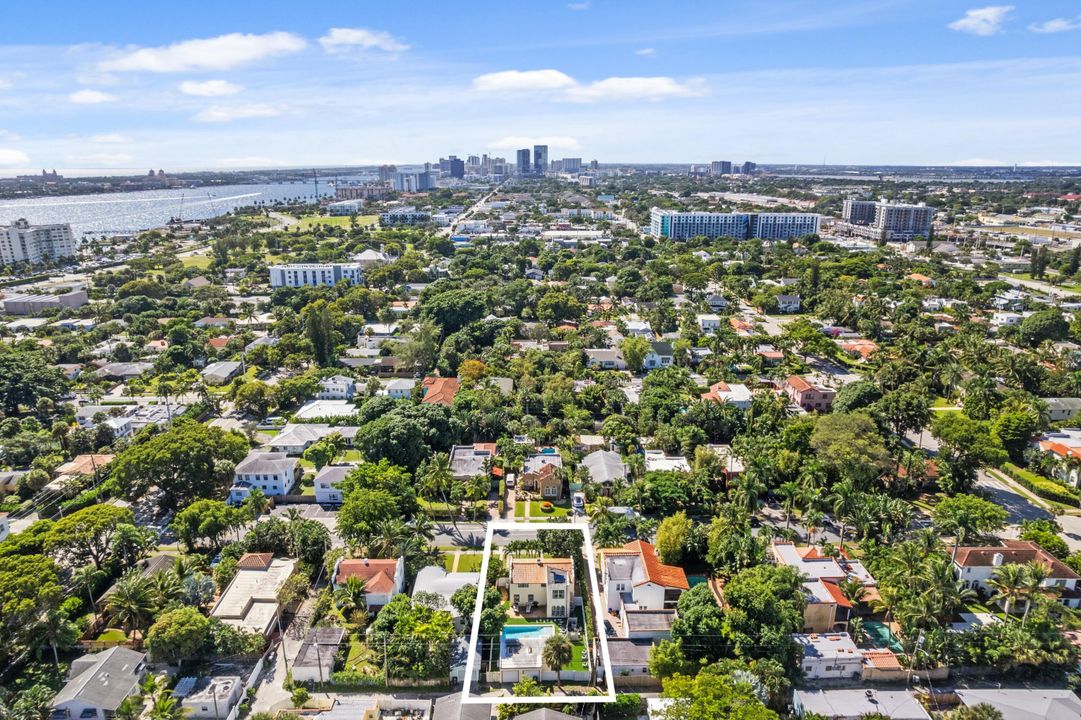 For Sale: $1,495,000 (3 beds, 2 baths, 2104 Square Feet)
