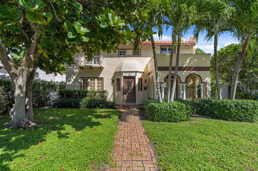 For Sale: $1,495,000 (3 beds, 2 baths, 2104 Square Feet)