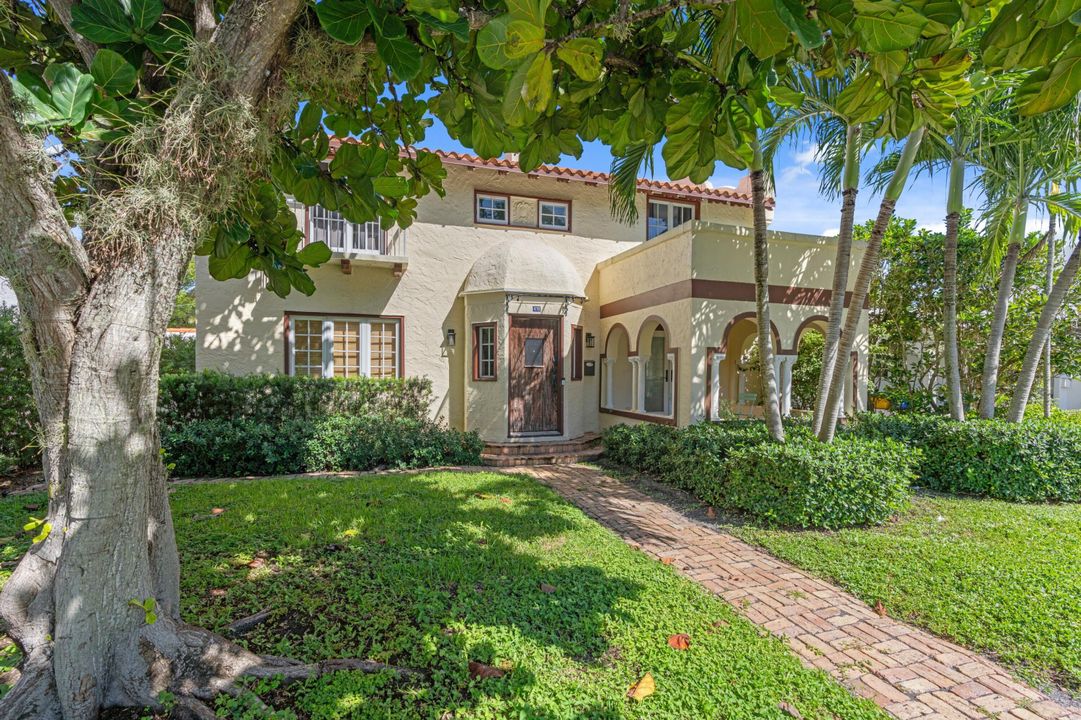 For Sale: $1,495,000 (3 beds, 2 baths, 2104 Square Feet)