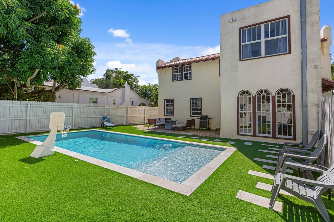 For Sale: $1,495,000 (3 beds, 2 baths, 2104 Square Feet)