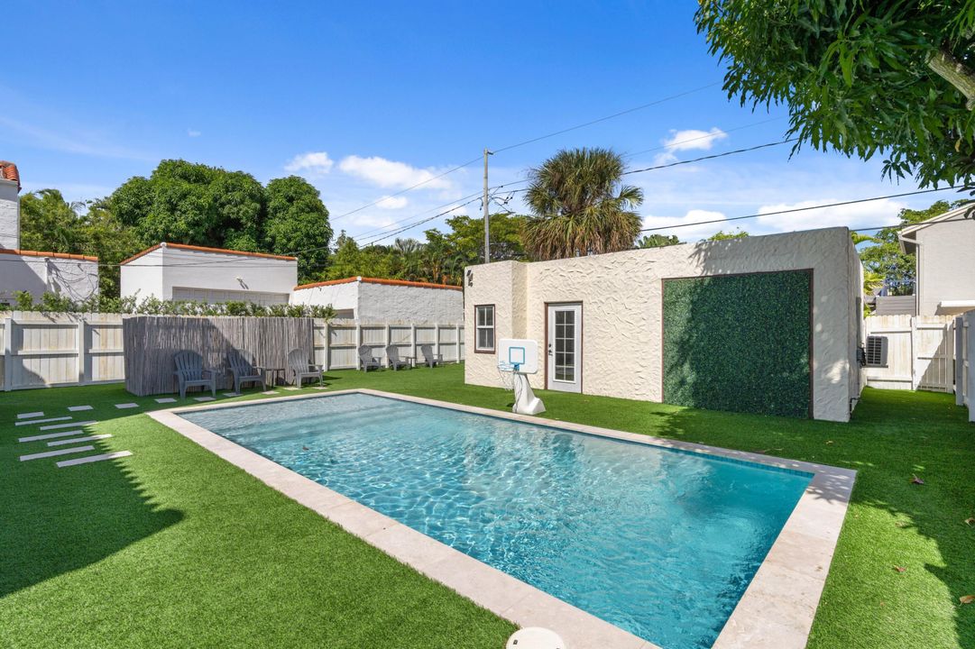 For Sale: $1,495,000 (3 beds, 2 baths, 2104 Square Feet)