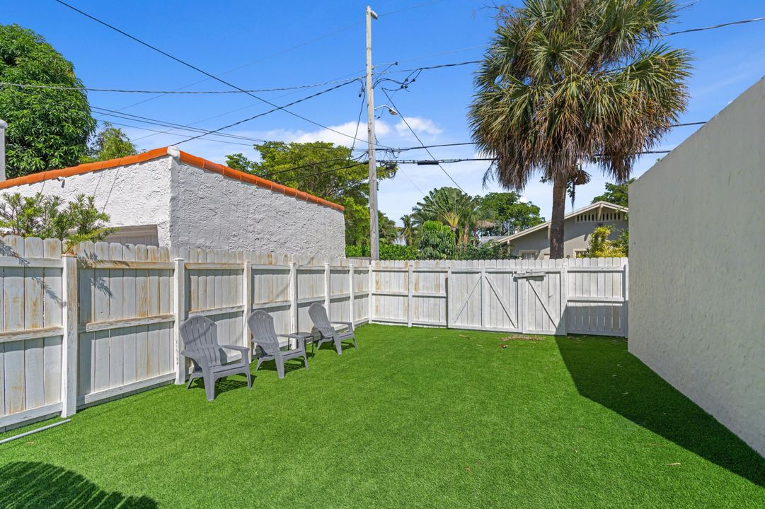 For Sale: $1,495,000 (3 beds, 2 baths, 2104 Square Feet)