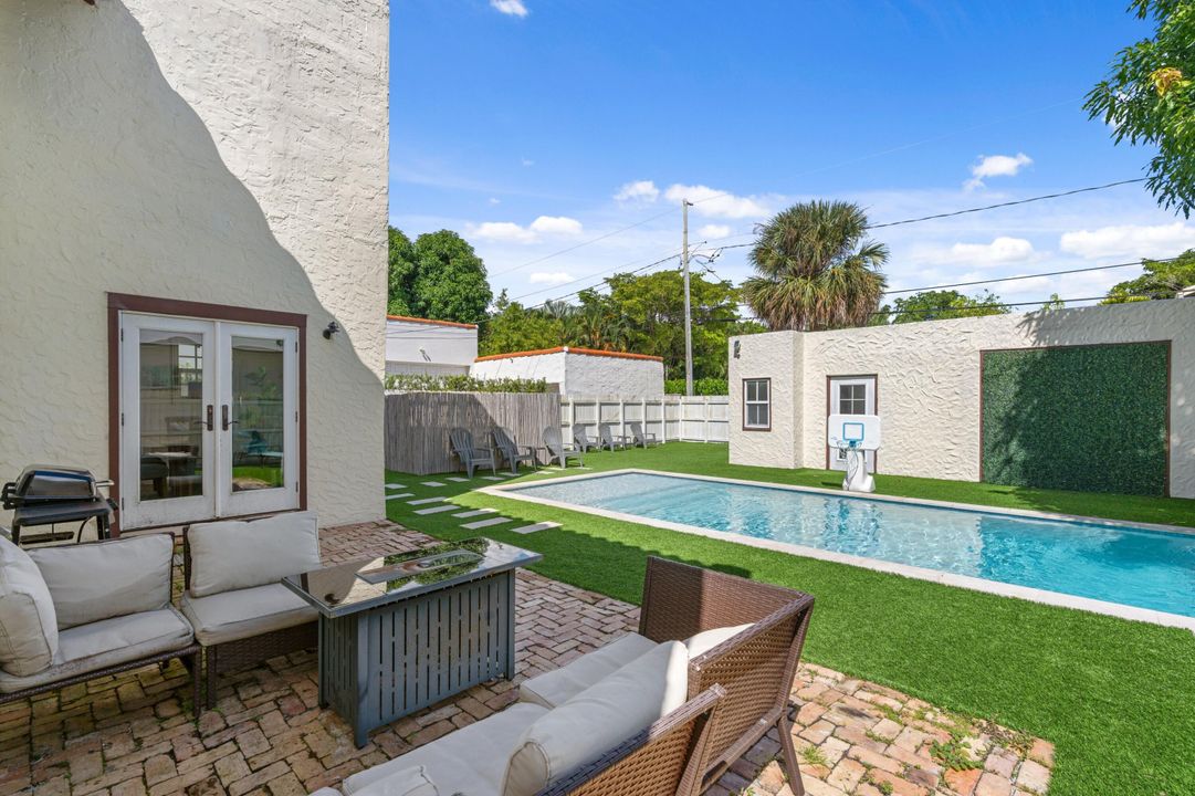 For Sale: $1,495,000 (3 beds, 2 baths, 2104 Square Feet)