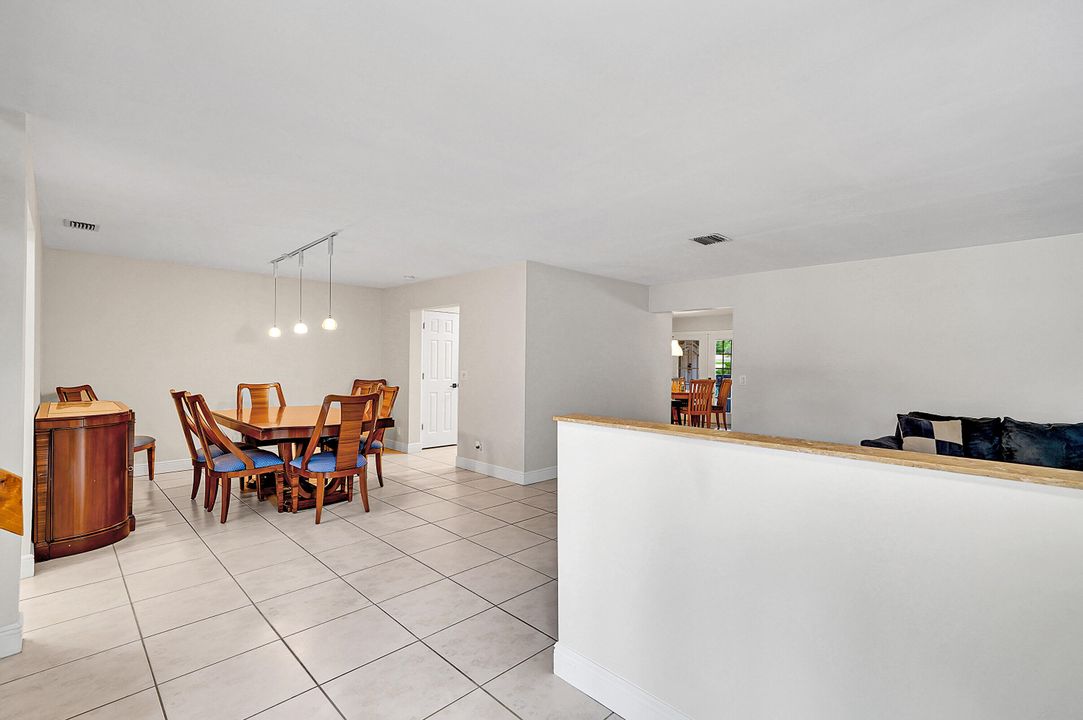 合同活跃: $539,000 (4 贝兹, 2 浴室, 2276 平方英尺)