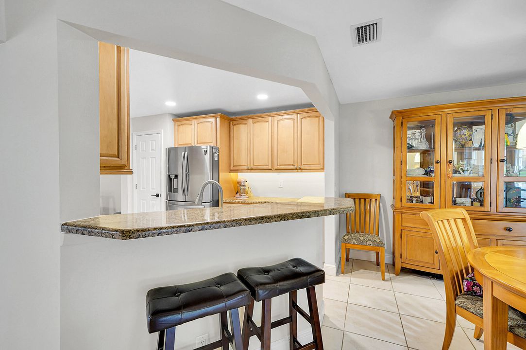 合同活跃: $539,000 (4 贝兹, 2 浴室, 2276 平方英尺)