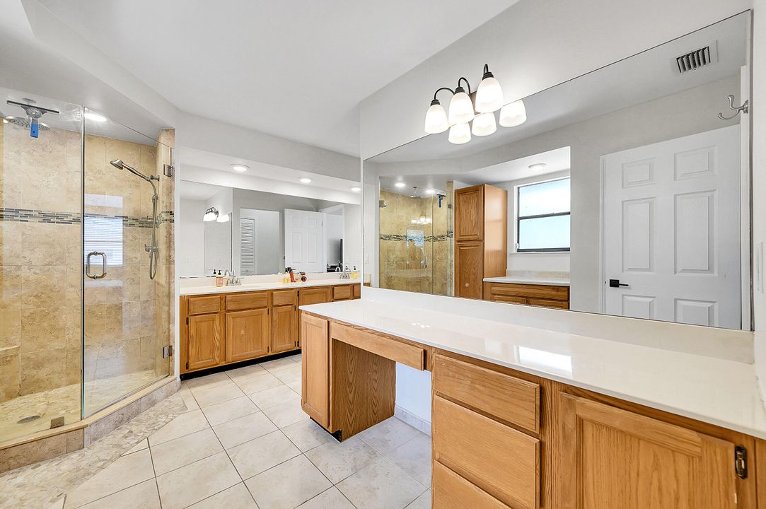 合同活跃: $539,000 (4 贝兹, 2 浴室, 2276 平方英尺)