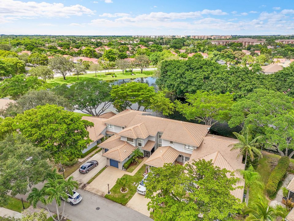 合同活跃: $539,000 (4 贝兹, 2 浴室, 2276 平方英尺)