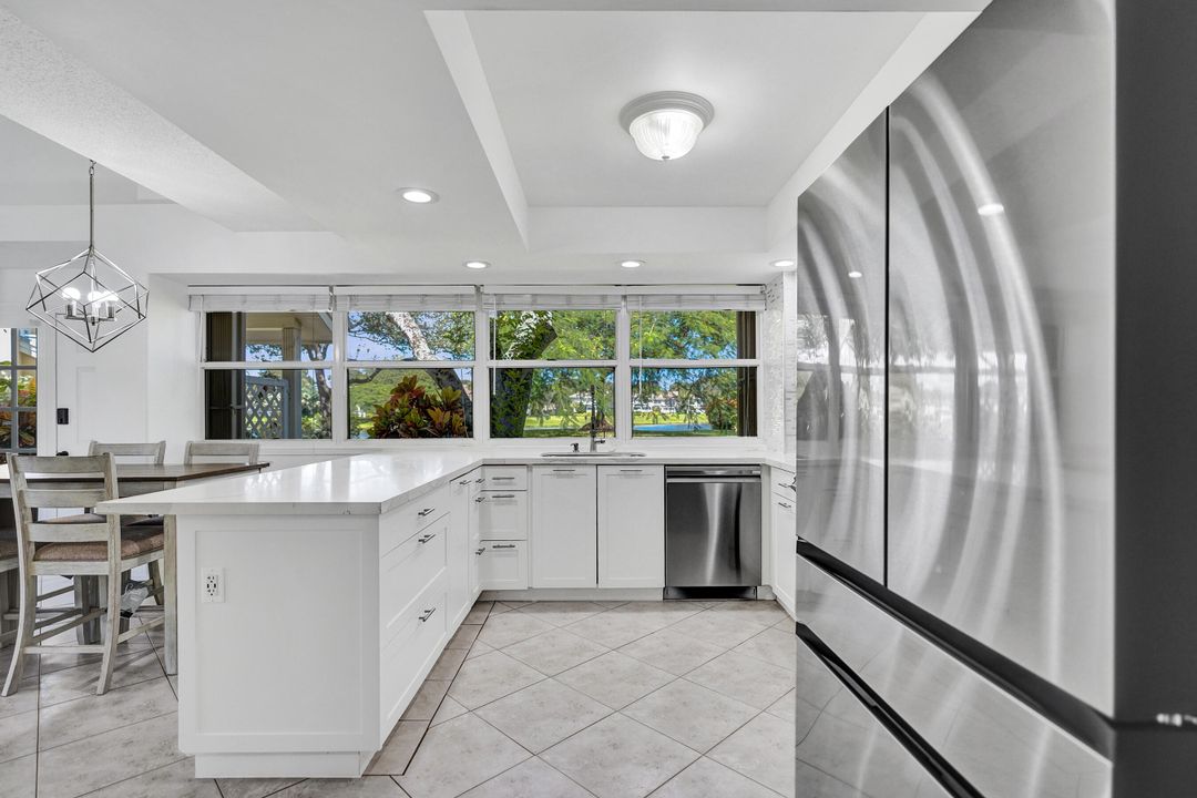 For Sale: $385,000 (3 beds, 2 baths, 1284 Square Feet)