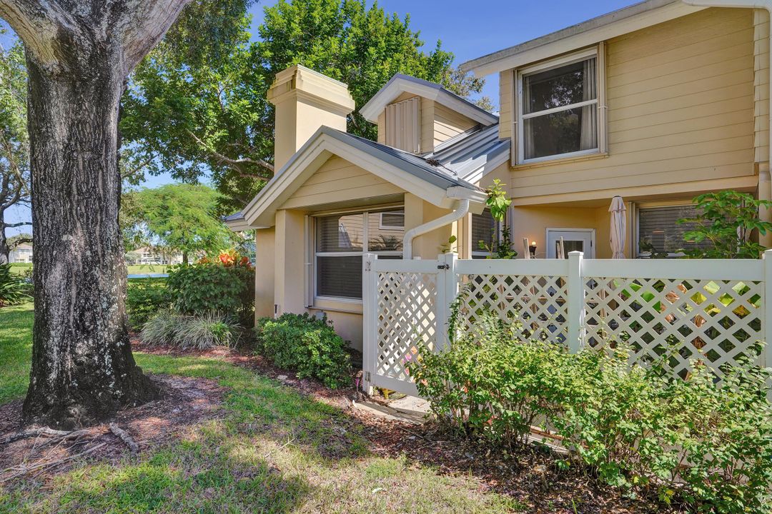 For Sale: $385,000 (3 beds, 2 baths, 1284 Square Feet)