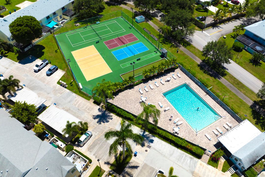 待售: $329,000 (2 贝兹, 2 浴室, 1176 平方英尺)