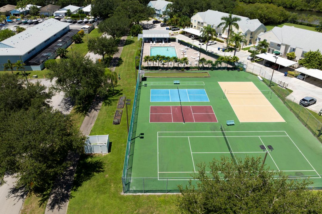 待售: $329,000 (2 贝兹, 2 浴室, 1176 平方英尺)