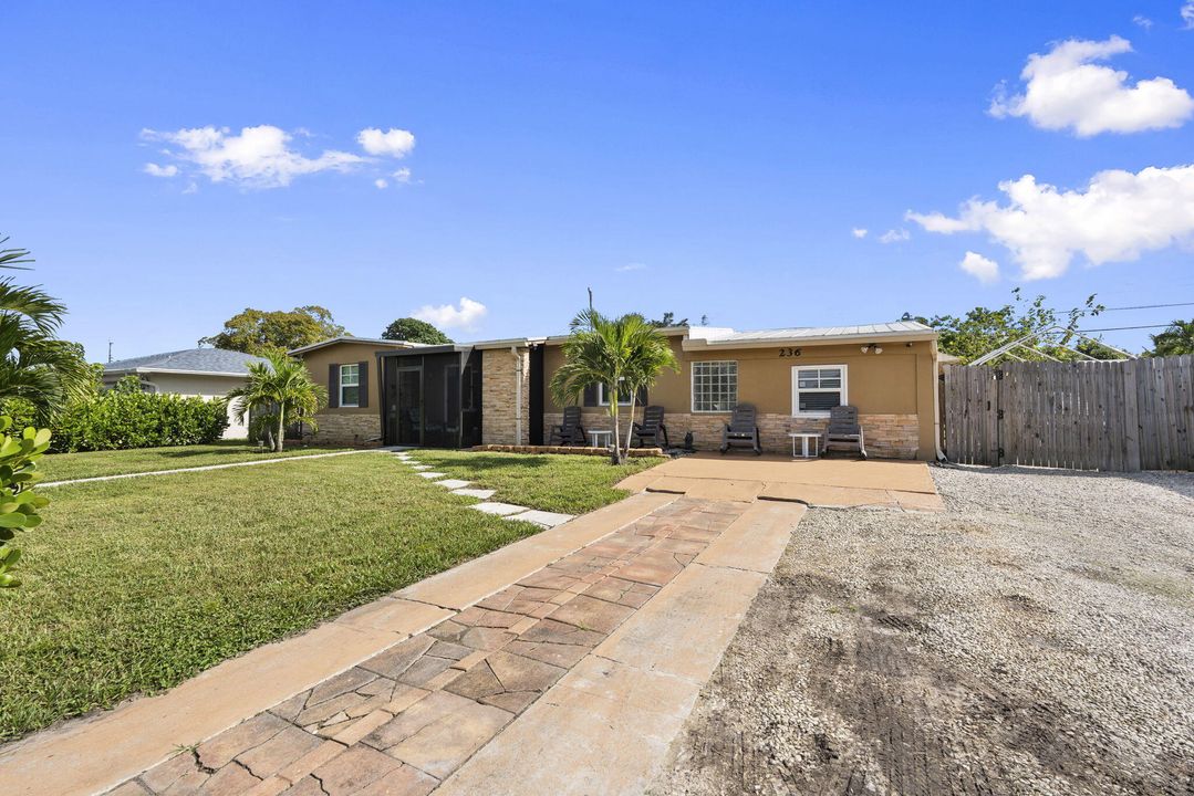 На продажу: $315,000 (3 спален, 2 ванн, 1557 Квадратных фут)