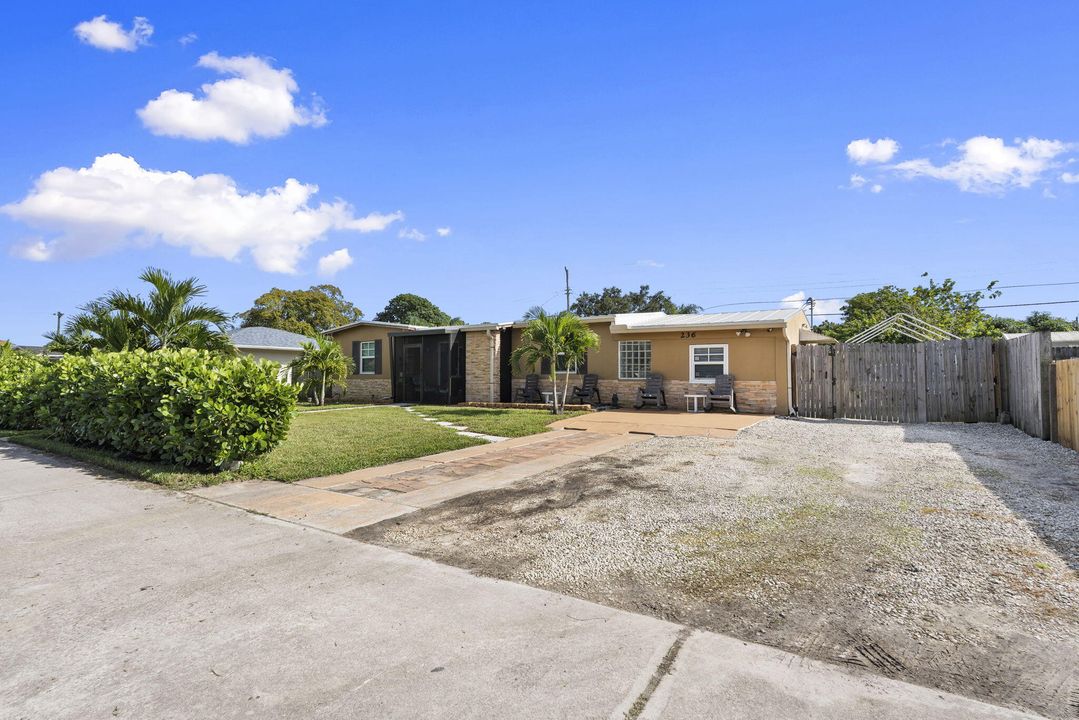 На продажу: $315,000 (3 спален, 2 ванн, 1557 Квадратных фут)