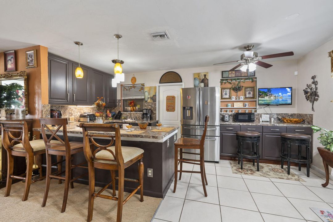 На продажу: $315,000 (3 спален, 2 ванн, 1557 Квадратных фут)