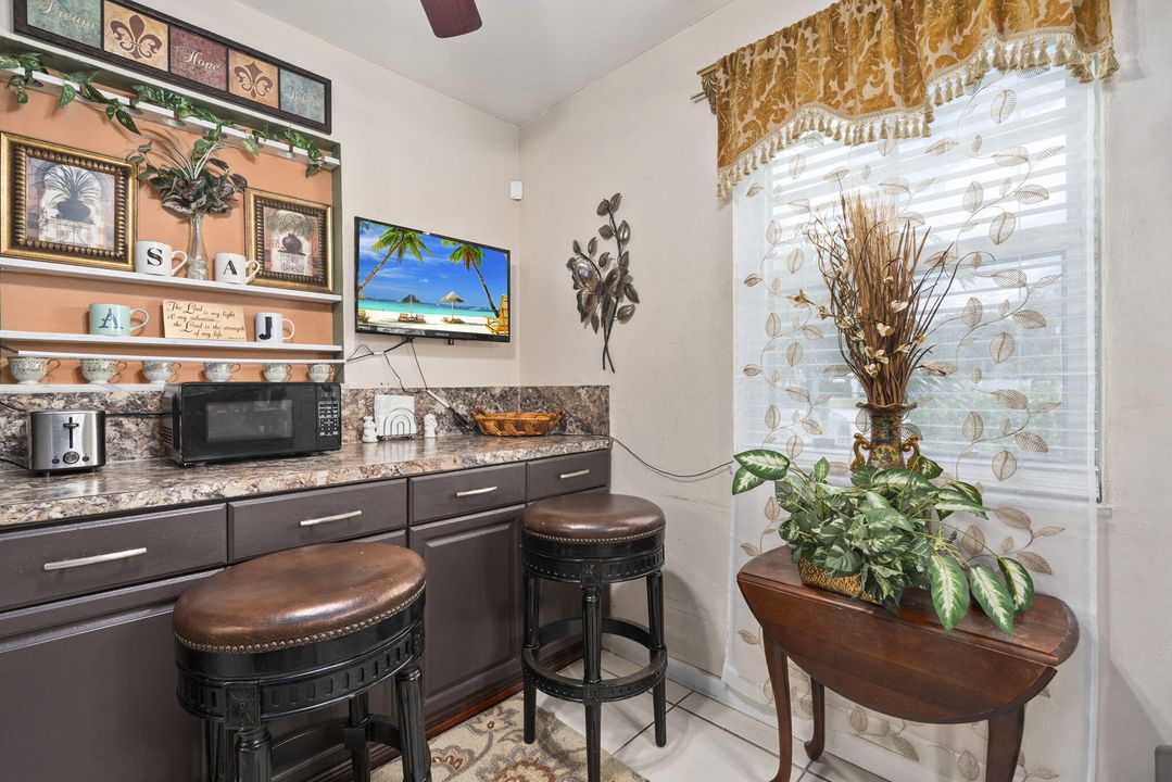 На продажу: $315,000 (3 спален, 2 ванн, 1557 Квадратных фут)