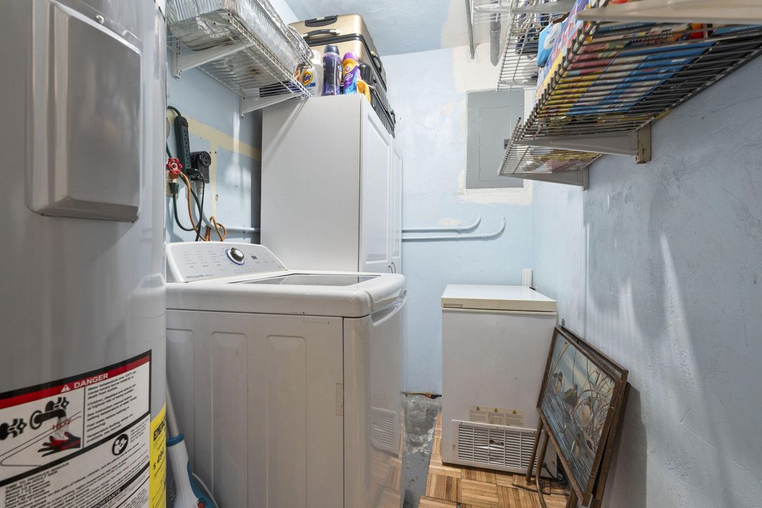 На продажу: $315,000 (3 спален, 2 ванн, 1557 Квадратных фут)