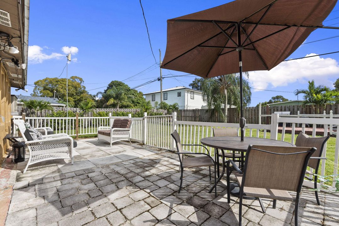 На продажу: $315,000 (3 спален, 2 ванн, 1557 Квадратных фут)