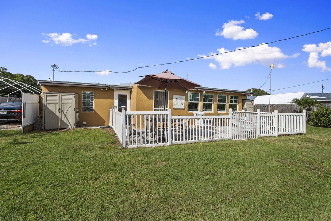 На продажу: $315,000 (3 спален, 2 ванн, 1557 Квадратных фут)