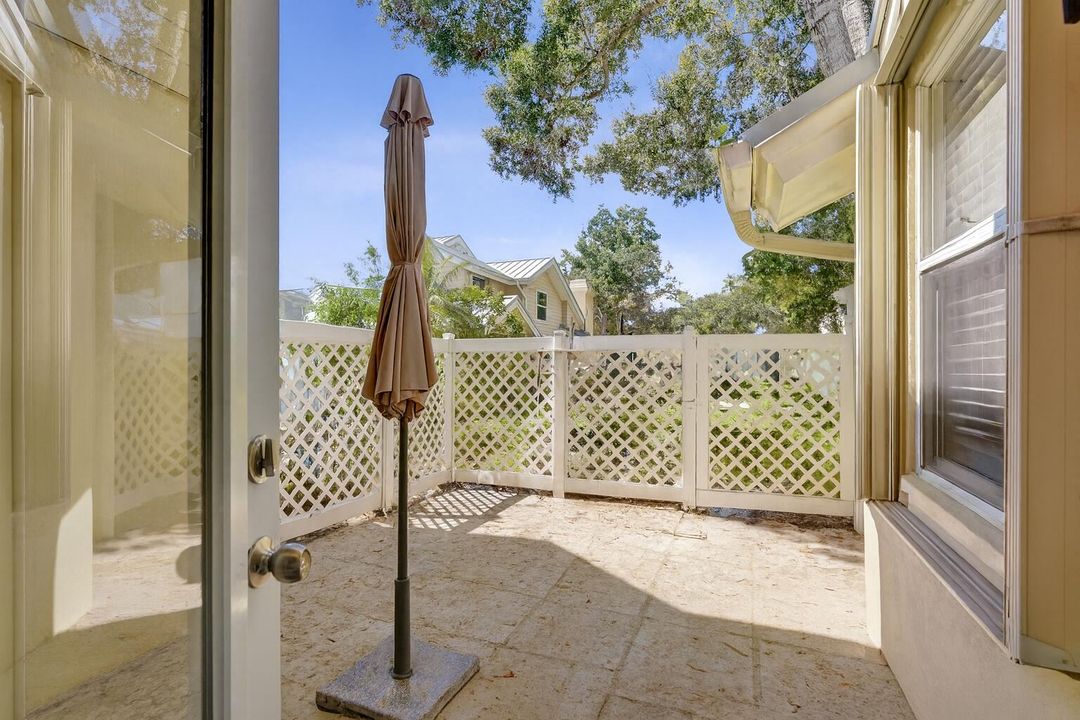 For Sale: $385,000 (3 beds, 2 baths, 1284 Square Feet)