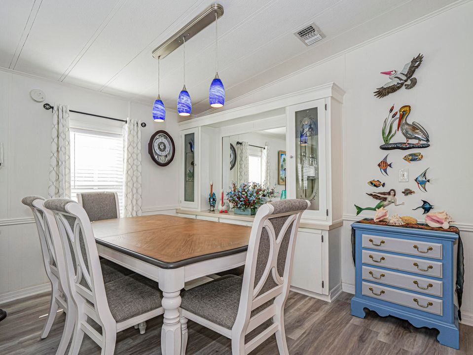 待售: $264,000 (2 贝兹, 2 浴室, 1146 平方英尺)