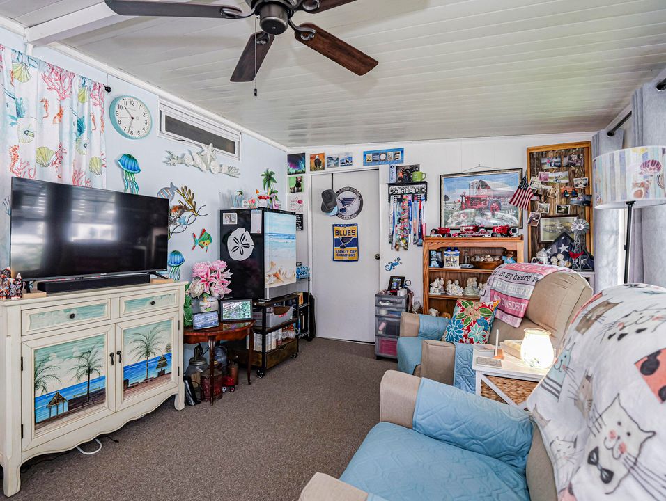 待售: $264,000 (2 贝兹, 2 浴室, 1146 平方英尺)