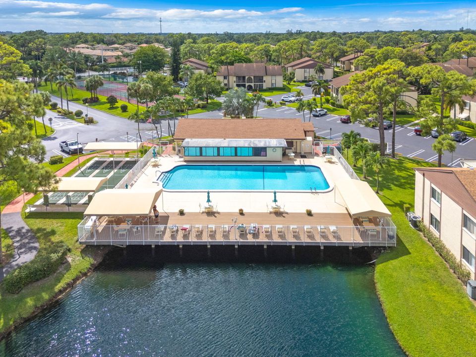 Под контрактом: $154,100 (2 спален, 1 ванн, 818 Квадратных фут)