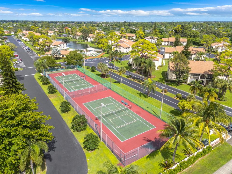 Под контрактом: $154,100 (2 спален, 1 ванн, 818 Квадратных фут)