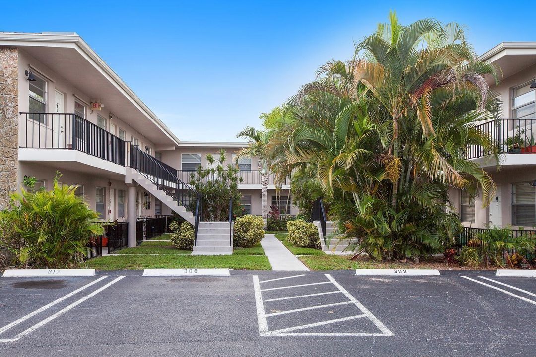 Recently Rented: $1,300 (1 beds, 1 baths, 551 Square Feet)