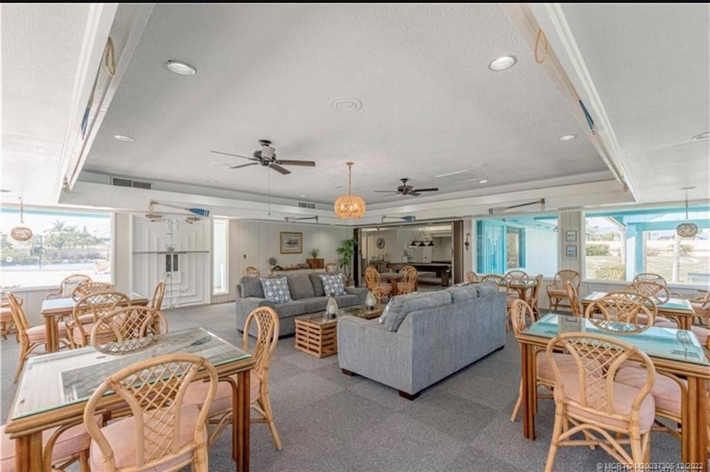 待售: $175,000 (2 贝兹, 2 浴室, 1272 平方英尺)