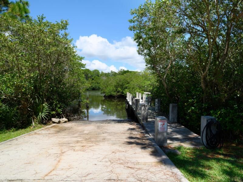 待售: $329,000 (2 贝兹, 2 浴室, 1176 平方英尺)