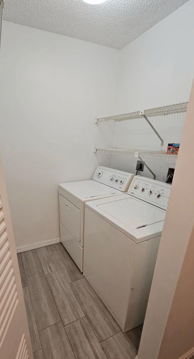 For Sale: $269,999 (2 beds, 2 baths, 1102 Square Feet)