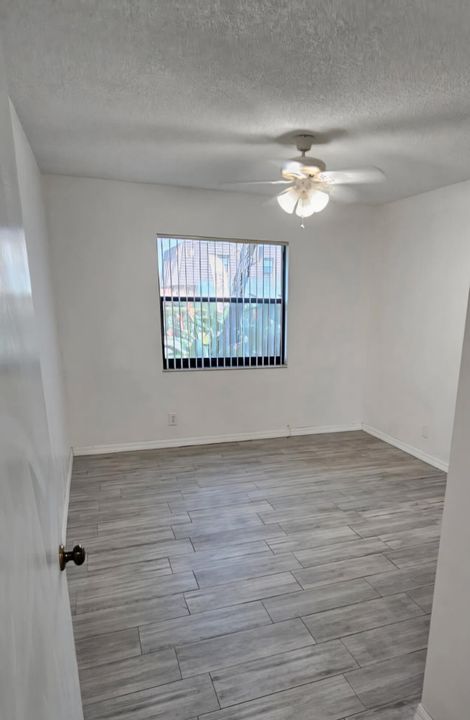 For Sale: $269,999 (2 beds, 2 baths, 1102 Square Feet)