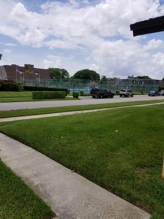 For Sale: $269,999 (2 beds, 2 baths, 1102 Square Feet)