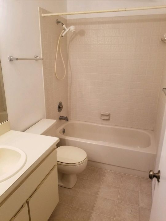 For Sale: $269,999 (2 beds, 2 baths, 1102 Square Feet)