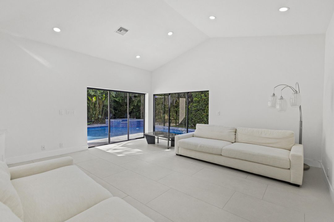 En Renta: $9,500 (4 camas, 3 baños, 3186 Pies cuadrados)