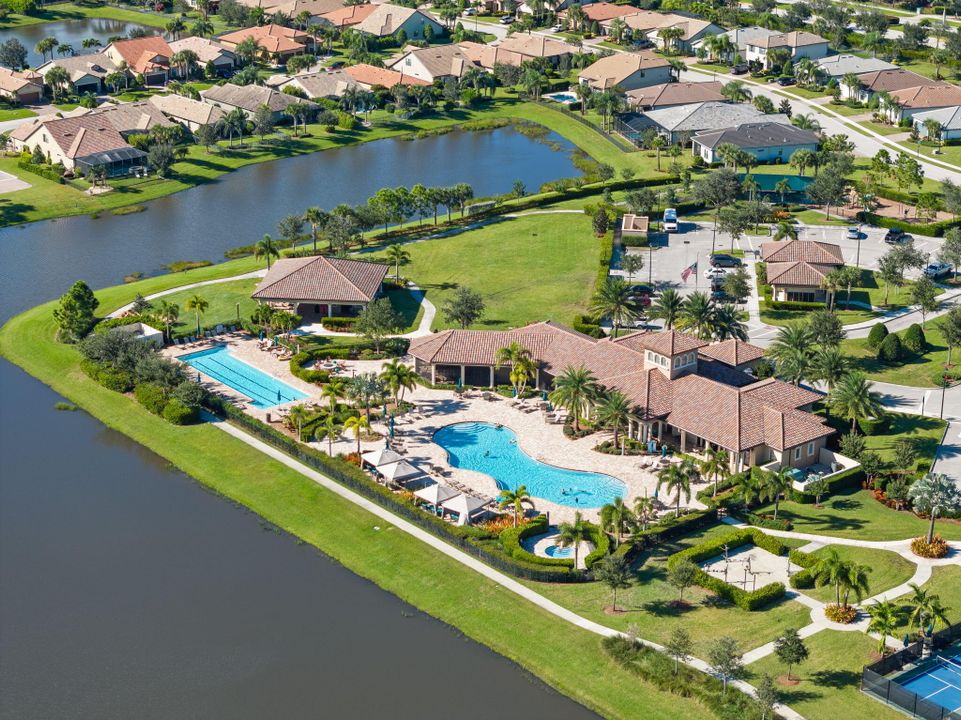 For Sale: $489,000 (3 beds, 2 baths, 1695 Square Feet)