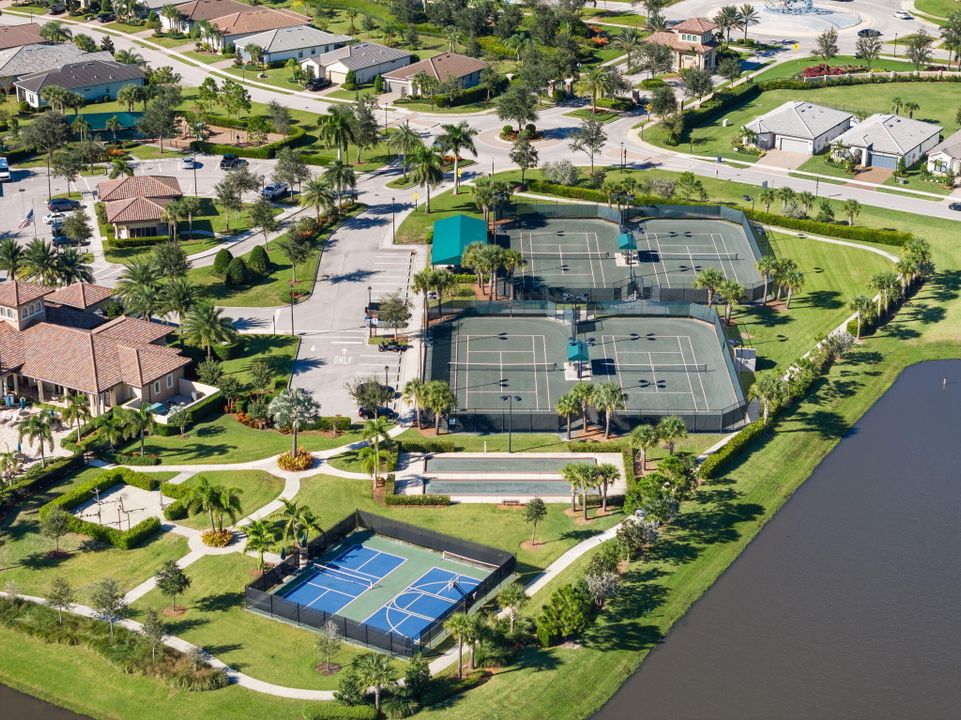 For Sale: $489,000 (3 beds, 2 baths, 1695 Square Feet)