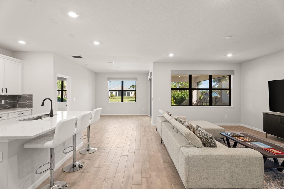 For Sale: $489,000 (3 beds, 2 baths, 1695 Square Feet)