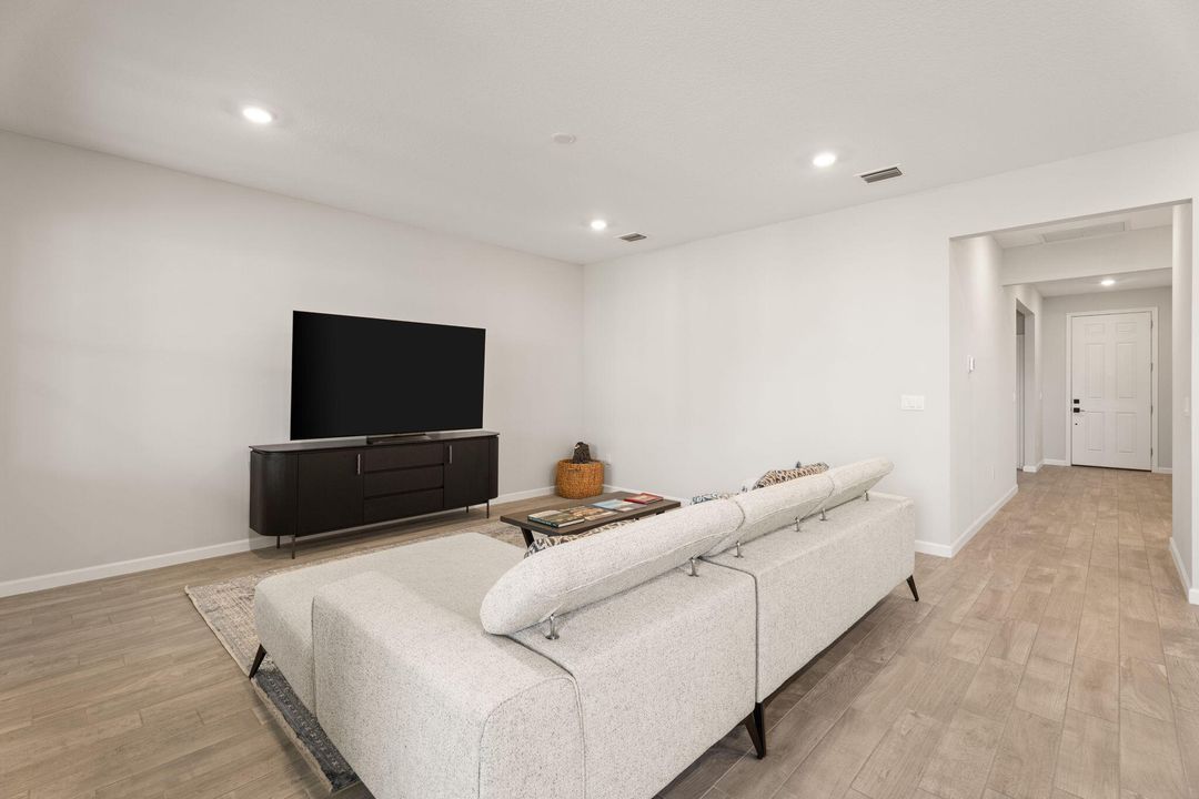 For Sale: $489,000 (3 beds, 2 baths, 1695 Square Feet)