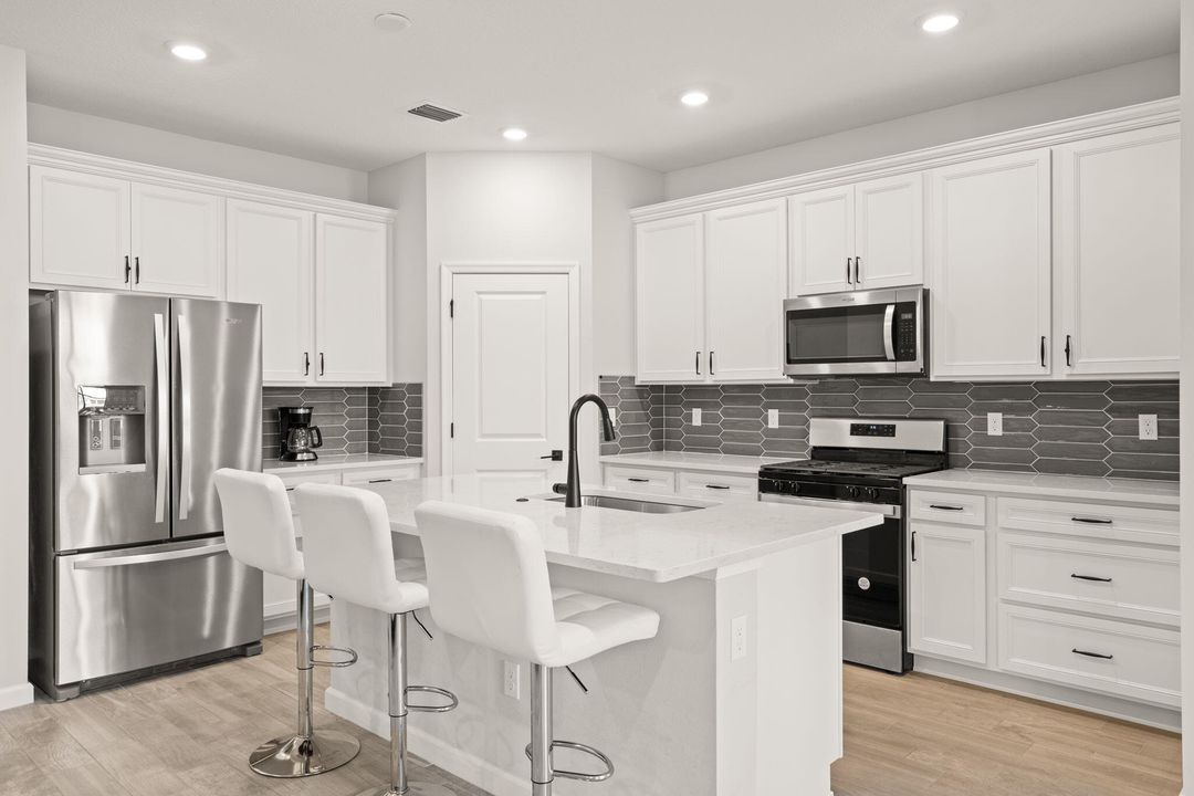 For Sale: $489,000 (3 beds, 2 baths, 1695 Square Feet)