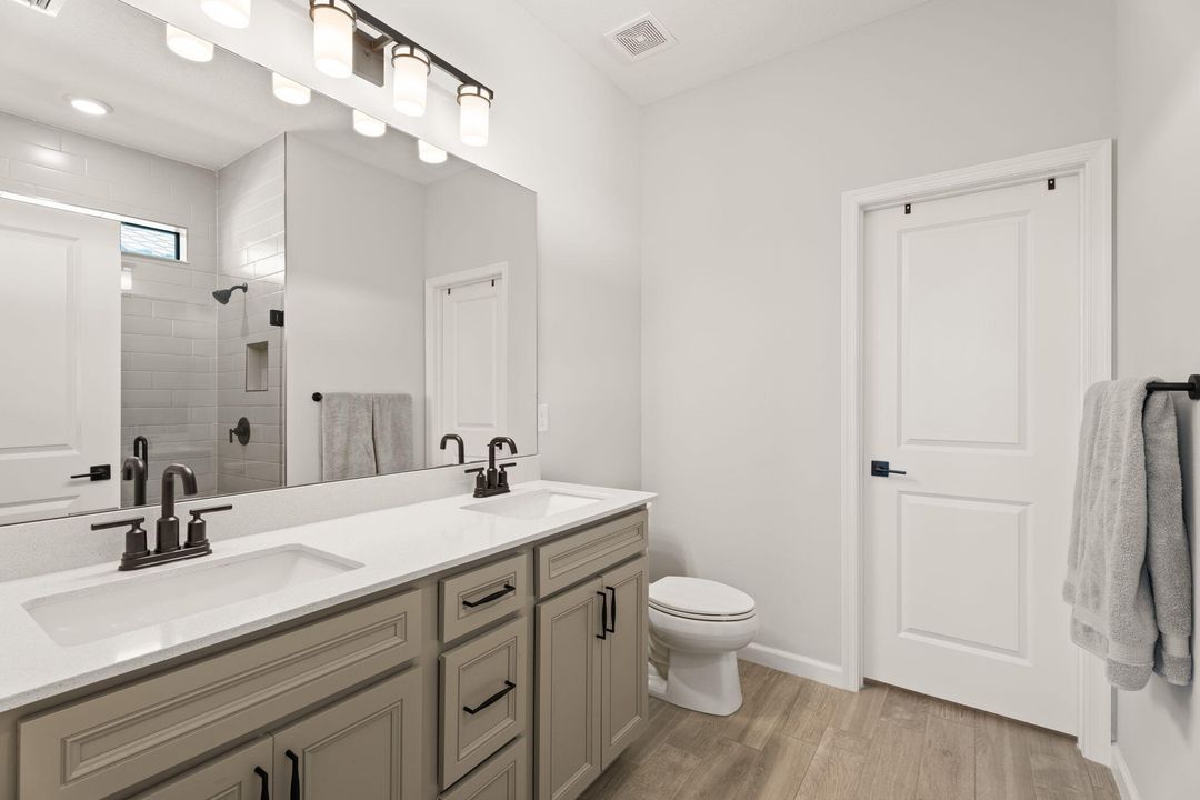 For Sale: $489,000 (3 beds, 2 baths, 1695 Square Feet)