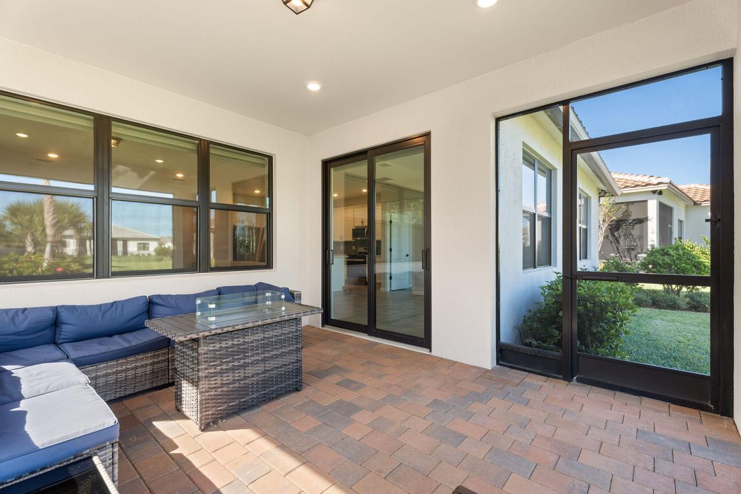 For Sale: $489,000 (3 beds, 2 baths, 1695 Square Feet)