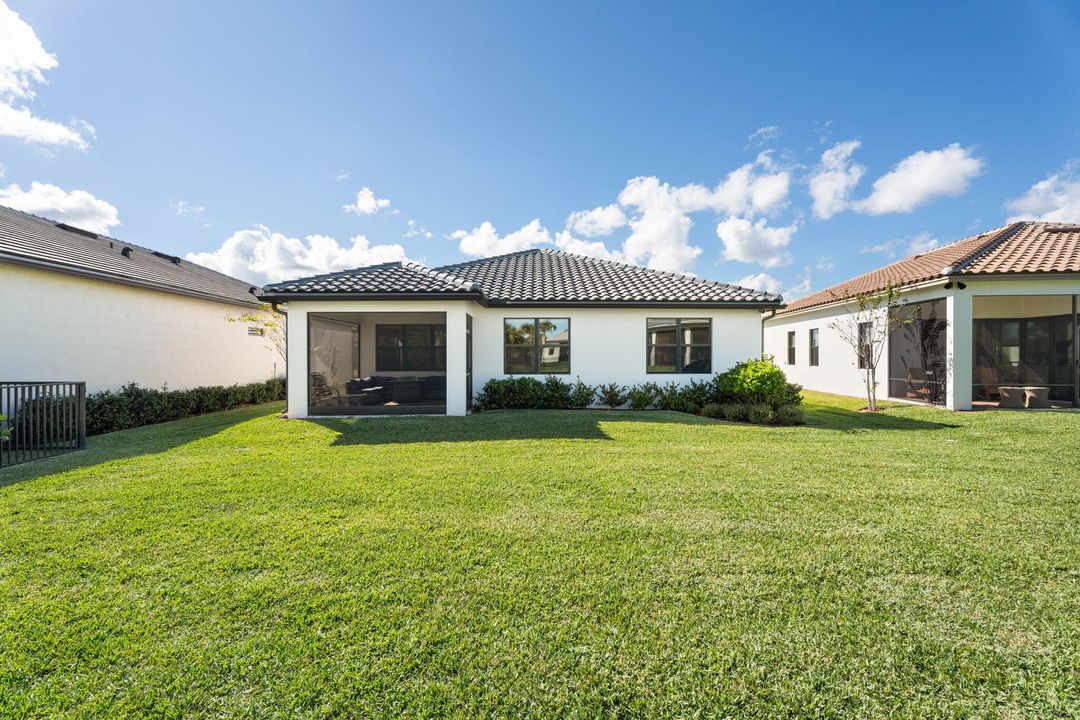 For Sale: $489,000 (3 beds, 2 baths, 1695 Square Feet)