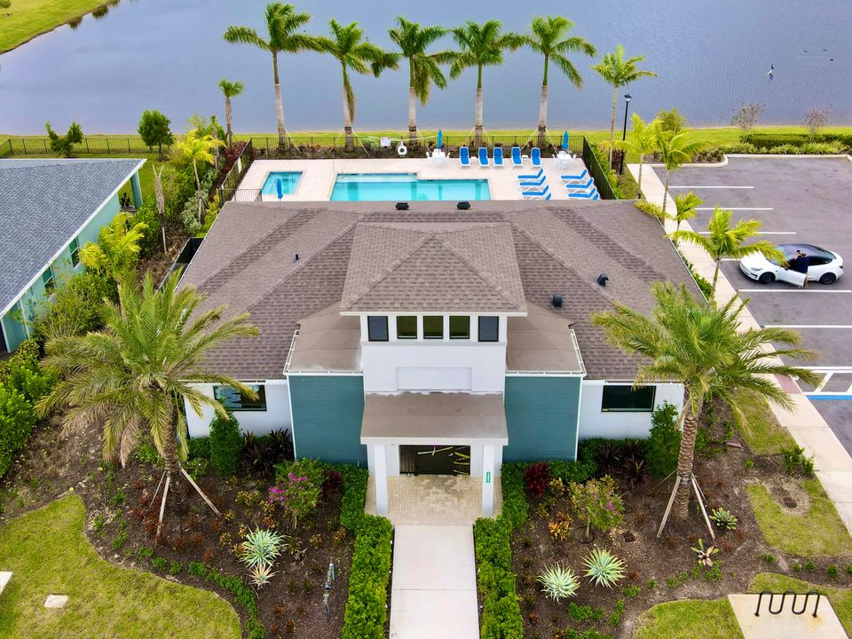 For Sale: $619,900 (3 beds, 2 baths, 1998 Square Feet)