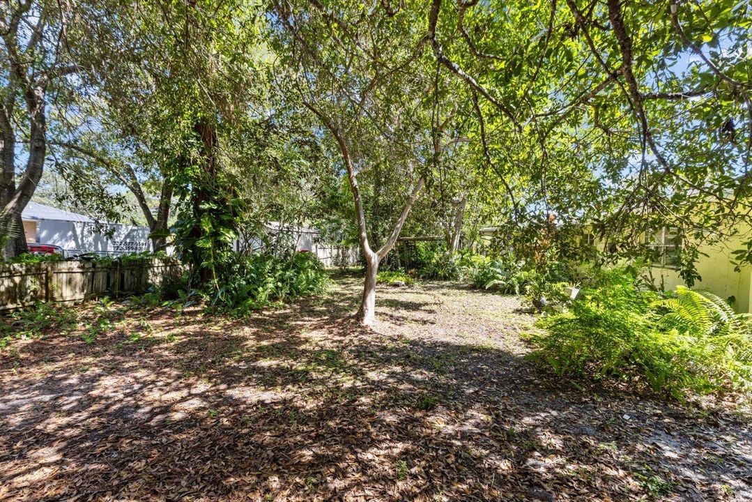 Под контрактом: $251,750 (3 спален, 2 ванн, 1728 Квадратных фут)