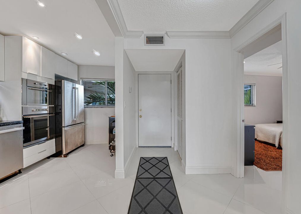 For Rent: $3,600 (2 beds, 2 baths, 1121 Square Feet)