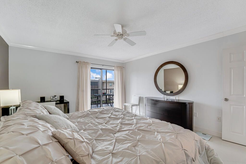 For Rent: $3,600 (2 beds, 2 baths, 1121 Square Feet)