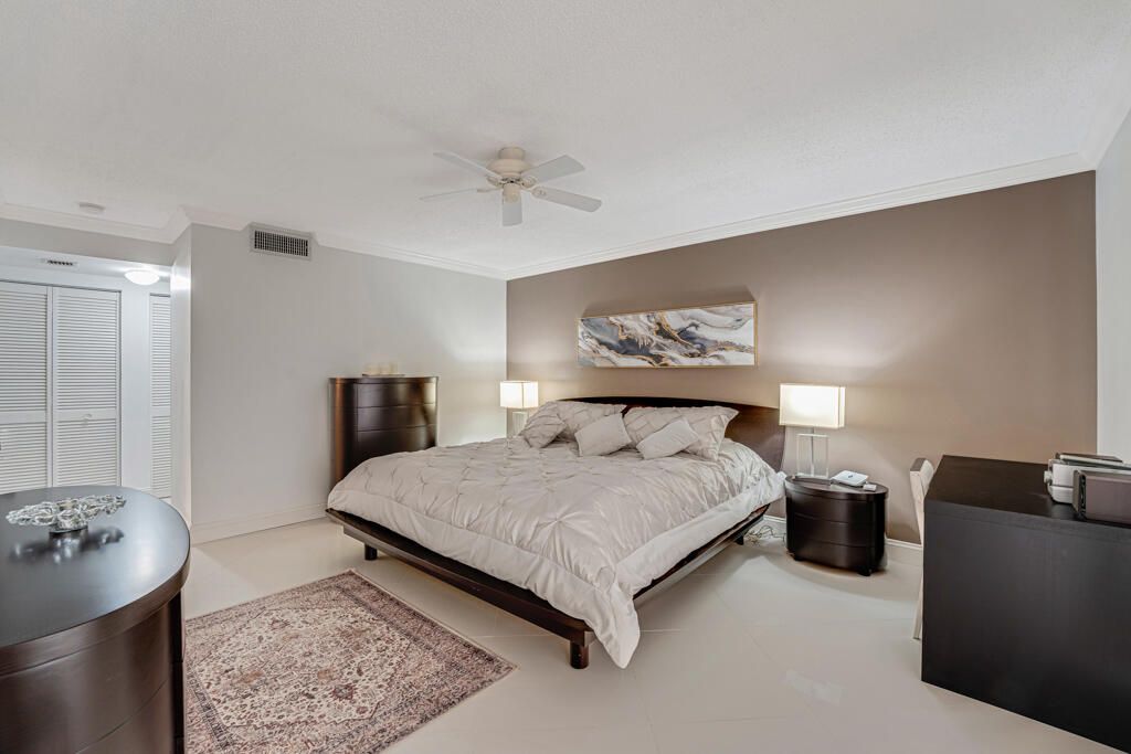 For Rent: $3,600 (2 beds, 2 baths, 1121 Square Feet)